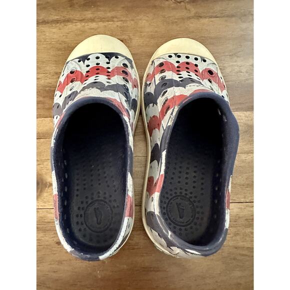 Native Jefferson Patriotic Red Blue Cream Waves Slip On Waterproof Shoes C10 - Picture 9 of 12